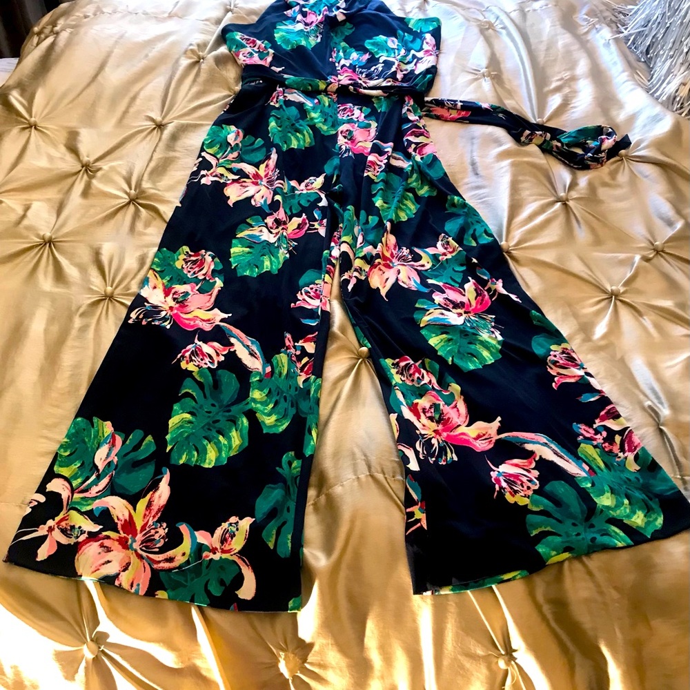 NWT Tahari jumper
